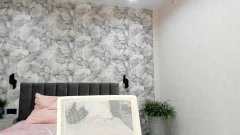 Melena online show from 12/23/25, 12:41