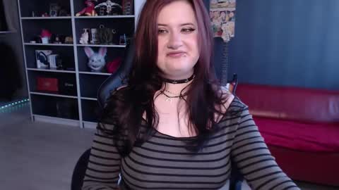 Snapshot of uminarin chatting on 02/04/26, 05:24 Julia online show from 02/04/26, 05:24