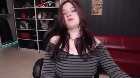 Snapshot of uminarin chatting on 02/06/26, 02:53 Julia online show from 02/06/26, 02:53