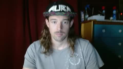 Snapshot of umphreak42 chatting on 10/09/25, 11:58 Andrew online show from 10/09/25, 11:58