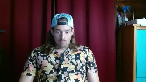 Snapshot of umphreak42 chatting on 10/17/25, 10:12 Andrew online show from 10/17/25, 10:12