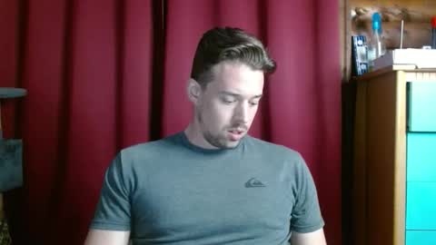 Snapshot of umphreak42 chatting on 11/08/25, 10:19 Andrew online show from 11/08/25, 10:19