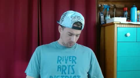 Snapshot of umphreak42 chatting on 11/23/25, 07:02 Andrew online show from 11/23/25, 07:02