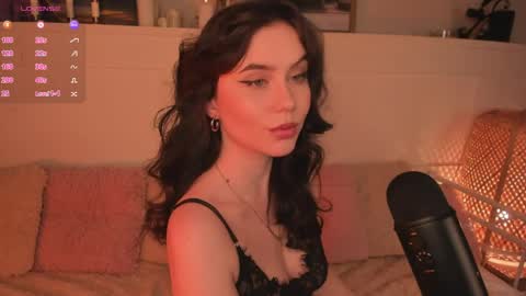 Snapshot of una_medisson chatting on 04/11/26, 10:30 Una online show from 04/11/26, 10:30