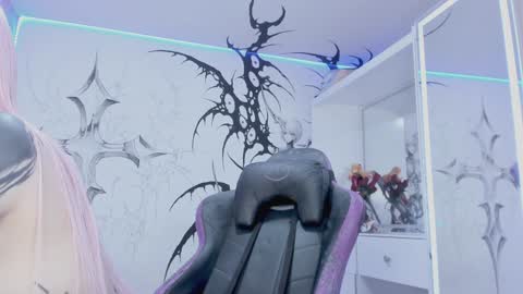 Snapshot of unachimbaherida chatting on 02/06/25, 06:29 Elle Danielle  online show from 02/06/25, 06:29