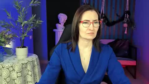 UnaTera online show from 10/24/25, 05:26