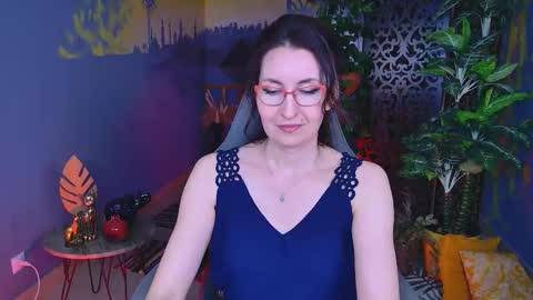 UnaTera online show from 11/30/25, 05:22