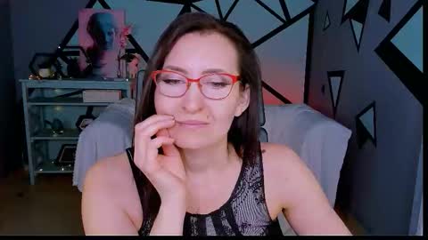 Snapshot of unatera chatting on 02/09/26, 09:13 UnaTera online show from 02/09/26, 09:13