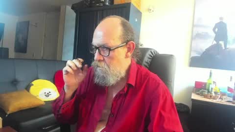 Snapshot of uncle_hottiecb chatting on 05/31/26, 06:09 Uncle Hottie online show from 05/31/26, 06:09