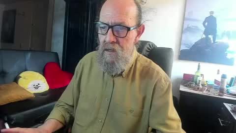 Snapshot of uncle_hottiecb chatting on 06/02/26, 06:54 Uncle Hottie online show from 06/02/26, 06:54