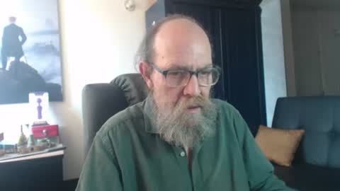 Snapshot of uncle_hottiecb chatting on 07/11/26, 05:15 Uncle Hottie online show from 07/11/26, 05:15