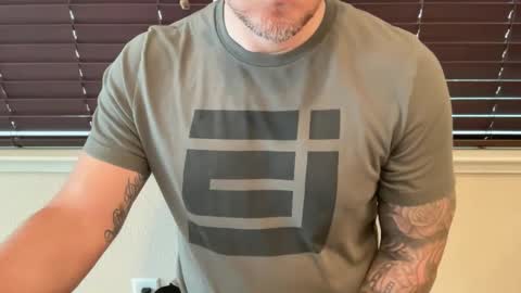 Snapshot of uncleblazer10 chatting on 02/24/25, 08:14 uncleblazer10 online show from 02/24/25, 08:14