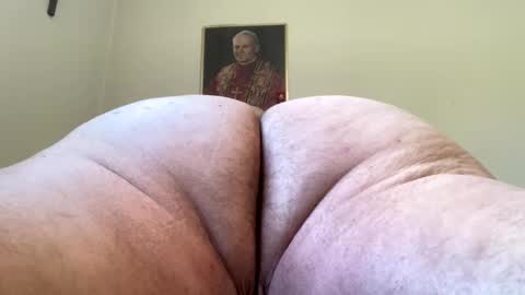 Hairy Sally online show from 09/26/25, 01:48