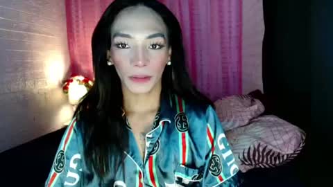 Snapshot of uncut_queen chatting on 07/26/26, 03:58 LOVELY JANE online show from 07/26/26, 03:58