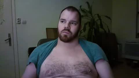 Snapshot of uncut_strong chatting on 12/20/24, 09:39 Uncut Strong online show from 12/20/24, 09:39