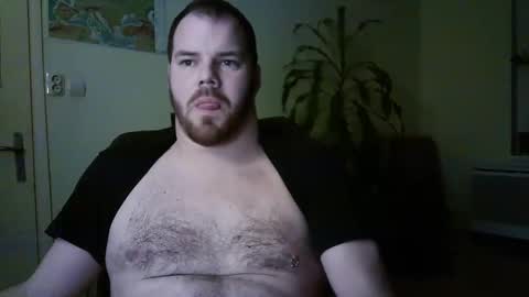 Snapshot of uncut_strong chatting on 01/11/25, 09:25 Uncut Strong online show from 01/11/25, 09:25