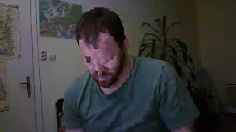 Snapshot of uncut_strong chatting on 01/20/25, 04:12 Uncut Strong online show from 01/20/25, 04:12