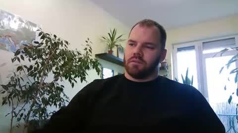 Snapshot of uncut_strong chatting on 12/15/25, 01:26 Uncut Strong online show from 12/15/25, 01:26