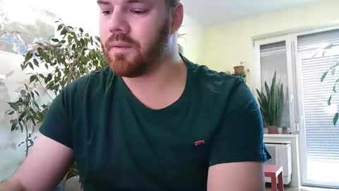 Snapshot of uncut_strong chatting on 12/17/25, 12:22 Uncut Strong online show from 12/17/25, 12:22