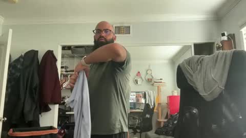 uncutbeard129840 online show from 04/16/26, 12:22