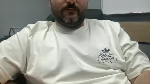 Snapshot of uncutdude321 chatting on 04/06/26, 01:12 uncutdude321 online show from 04/06/26, 01:12