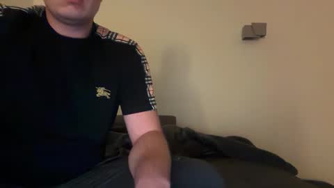 Snapshot of uncutedaustria chatting on 10/06/25, 11:24 Tom online show from 10/06/25, 11:24