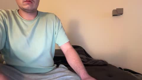 Snapshot of uncutedaustria chatting on 11/01/25, 01:51 Tom online show from 11/01/25, 01:51