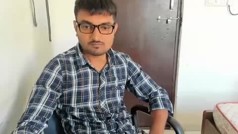 Snapshot of uncutraja chatting on 12/03/24, 04:14 uncutraja online show from 12/03/24, 04:14