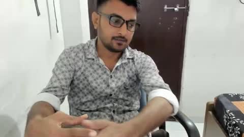 Snapshot of uncutraja chatting on 01/03/25, 12:41 uncutraja online show from 01/03/25, 12:41