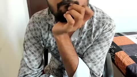 Snapshot of uncutraja chatting on 03/11/25, 11:44 uncutraja online show from 03/11/25, 11:44