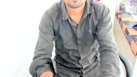 Snapshot of uncutraja chatting on 11/17/25, 10:10 uncutraja online show from 11/17/25, 10:10