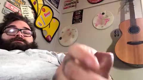 Snapshot of uncuttruss chatting on 11/21/25, 07:56 uncuttruss online show from 11/21/25, 07:56