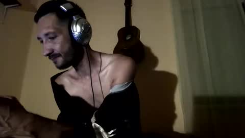 Snapshot of underguy19 chatting on 09/15/25, 09:48 underguy19 online show from 09/15/25, 09:48