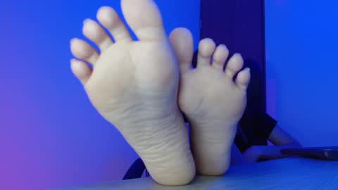 Snapshot of underlana____ chatting on 12/18/24, 03:15 online show from 12/18/24, 03:15