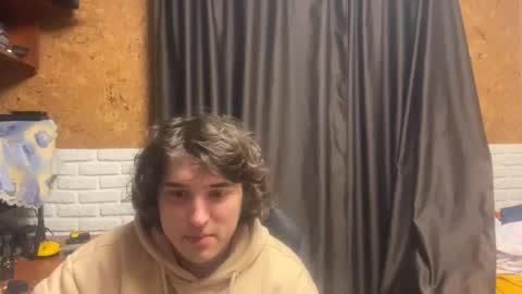 Snapshot of unholy_heat chatting on 12/21/25, 10:28 Anri online show from 12/21/25, 10:28