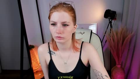 Call me Mira  thumbs up its make me happy online show from 12/29/24, 01:38