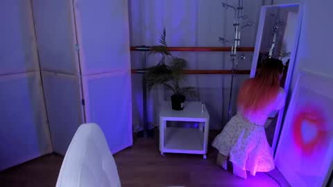 Call me Mira  thumbs up its make me happy online show from 01/21/25, 08:43