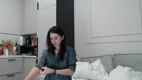 uninvited_raccoon online show from 10/16/25, 12:00