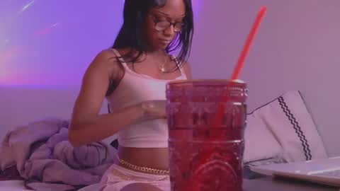 Snapshot of uniqecho chatting on 03/18/26, 12:58 uniqecho online show from 03/18/26, 12:58