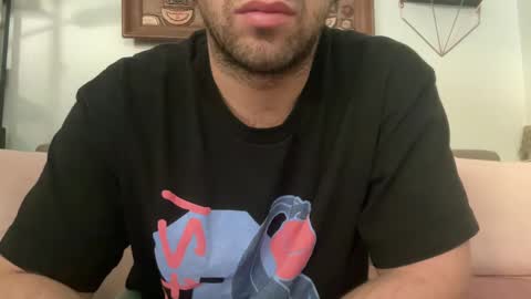 Snapshot of universalstudihoes chatting on 12/23/24, 10:55 universalstudihoes online show from 12/23/24, 10:55