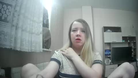 Snapshot of universeemily chatting on 10/25/25, 04:53 UniverseEmily online show from 10/25/25, 04:53
