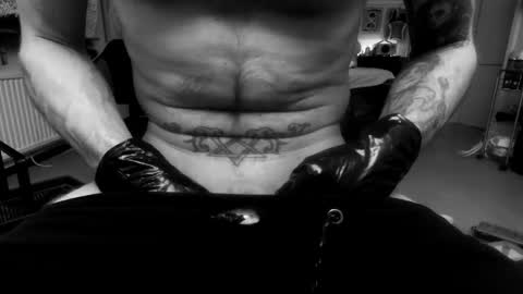 Snapshot of unlitimnaughty_ chatting on 01/23/25, 10:32 unlitimnaughty_ online show from 01/23/25, 10:32