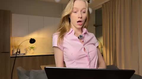UnnaBella online show from 06/20/26, 07:16