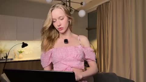 UnnaBella online show from 06/21/26, 07:27