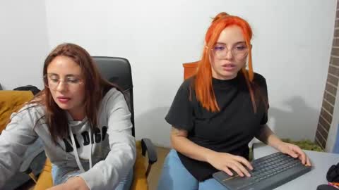 Kary and jhoa online show from 03/09/25, 01:04