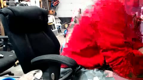 Snapshot of upforanything27 chatting on 12/18/24, 02:10 upforanything27 online show from 12/18/24, 02:10