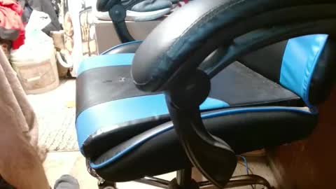 Snapshot of uprailfan1986 chatting on 10/22/25, 07:13 uprailfan1986 online show from 10/22/25, 07:13