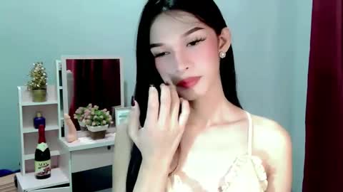 ur_asianbabexxx online show from 12/17/25, 10:21