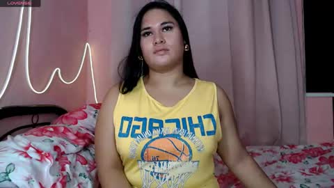 Snapshot of ur_baby_rebbecca chatting on 04/20/26, 11:13 SINGLE online show from 04/20/26, 11:13