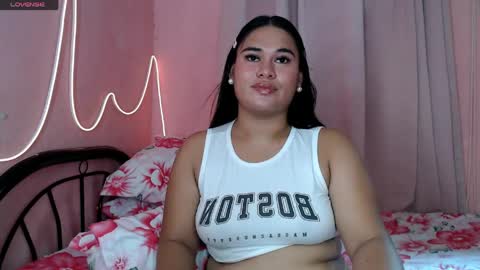Snapshot of ur_baby_rebbecca chatting on 05/06/26, 01:14 SINGLE online show from 05/06/26, 01:14